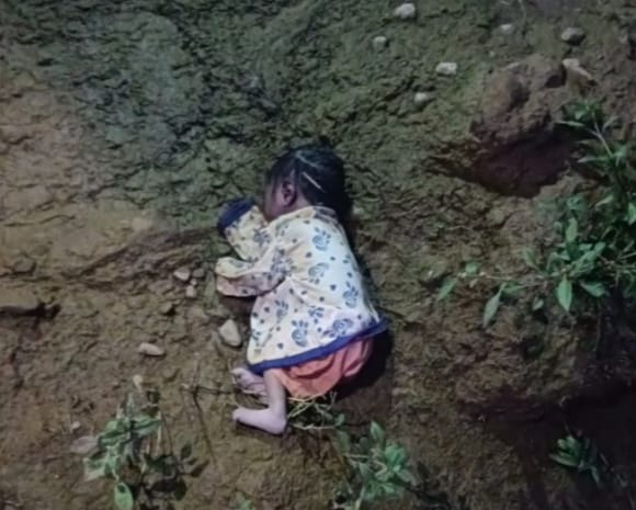 ममता फिर हुई शर्मसार-8 माह के नवजात बच्चे का  पत्थर पर रखा मिला लाश
